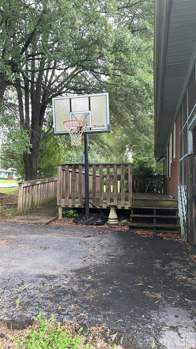 389 Midway Lake Rd, Mooresville, NC 28115