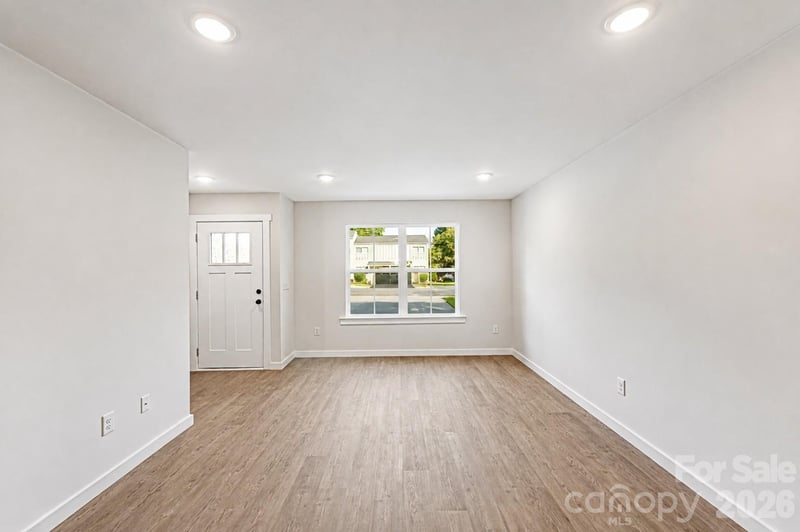1050 5th St NE, Hickory, NC 28601