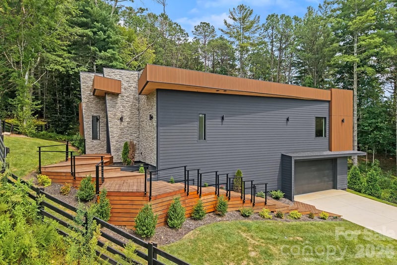87 Verbania Rd, Mills River, NC 28759