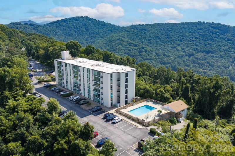 647 Town Mountain Rd #105, Asheville, NC 28804