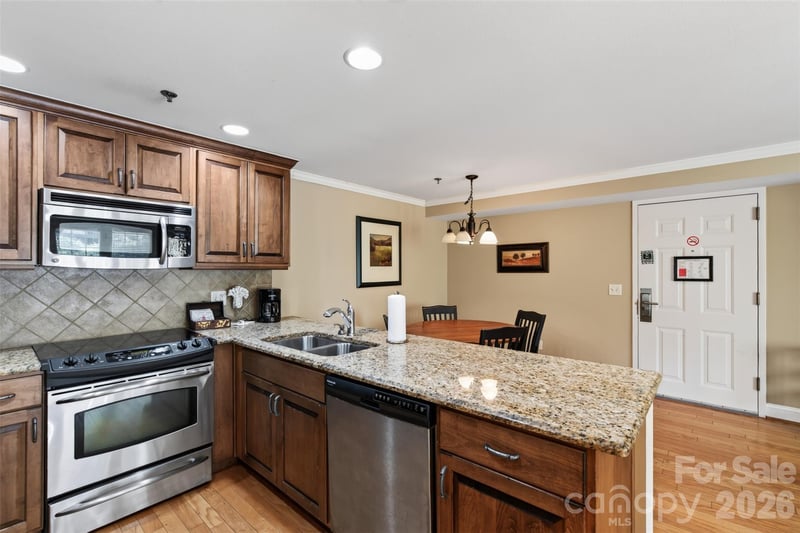 413 Bowling Park Rd, Asheville, NC 28803