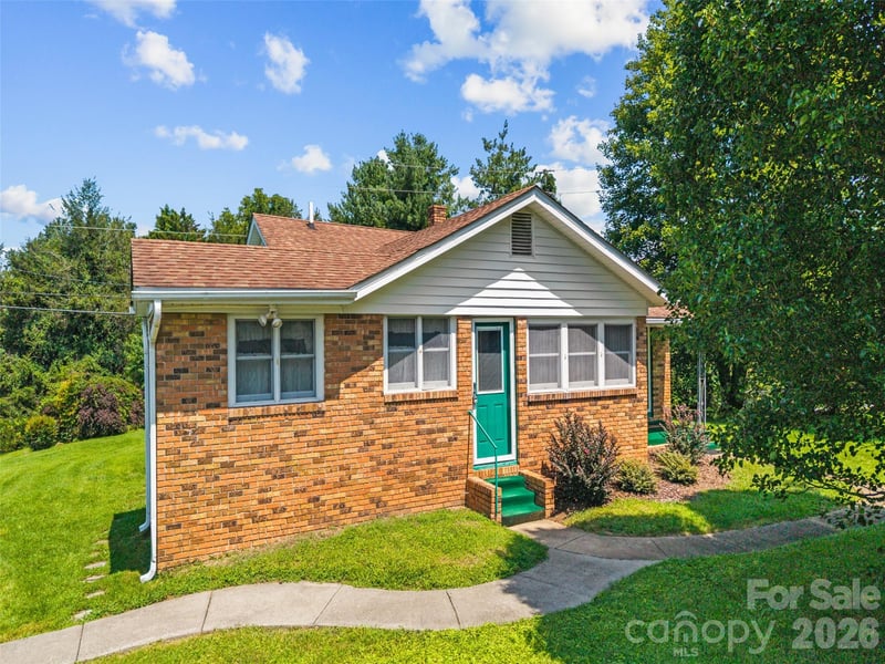 53 Salem Rd, Weaverville, NC 28787