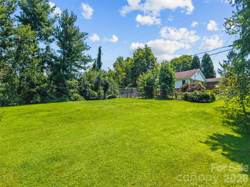 53 Salem Rd, Weaverville, NC 28787