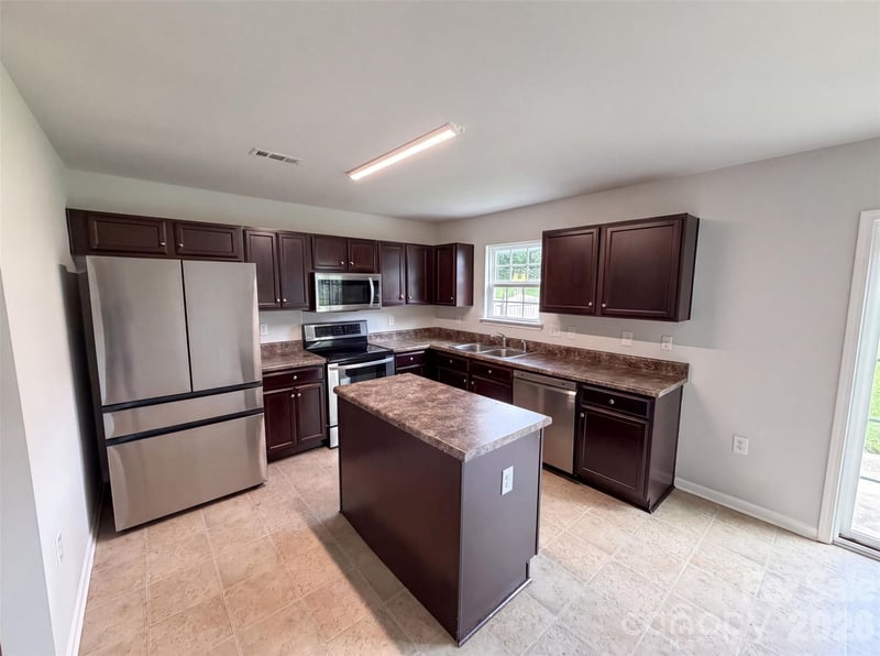802 Bartram Ave, Concord, NC 28025