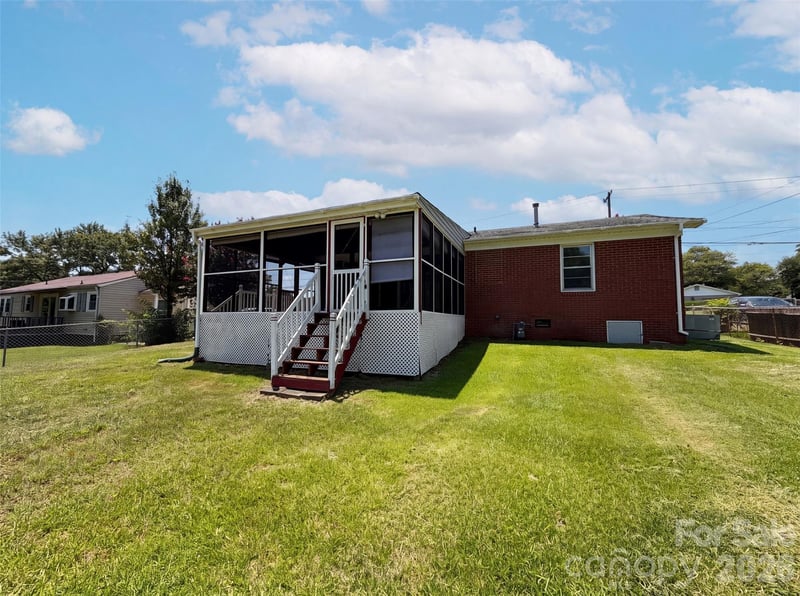 310 W Indiana Ave, Bessemer City, NC 28016