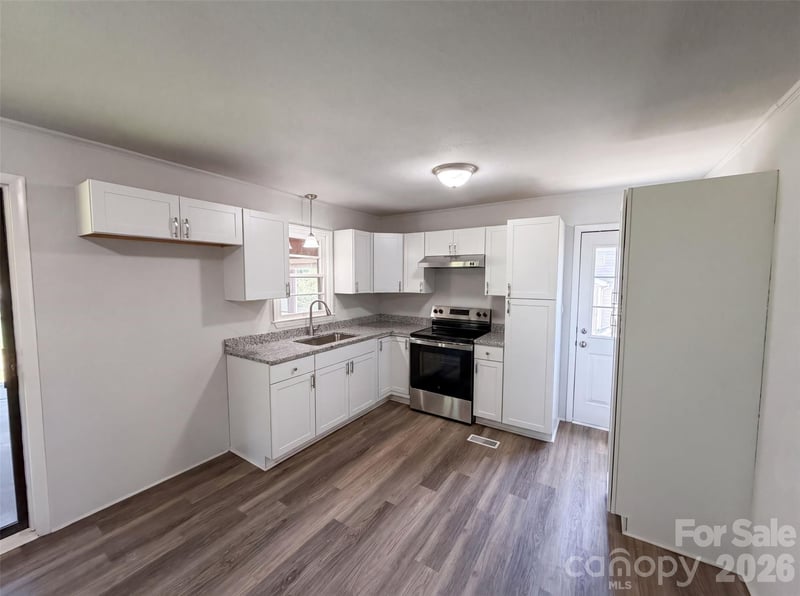 310 W Indiana Ave, Bessemer City, NC 28016