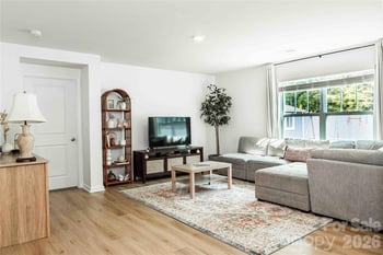 2880 Sherrills Stream Dr, Sherrills Ford, NC 28673