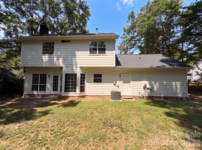 1604 Rocky Glen Ln, Charlotte, NC 28214