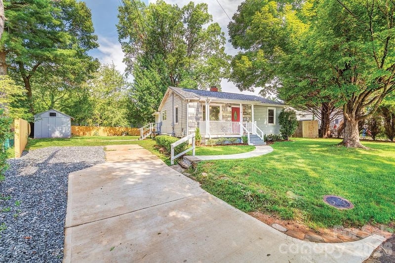 4 La Rue St, Asheville, NC 28806