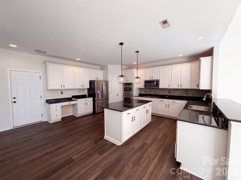821 Pinkney Pl, Stanley, NC 28164