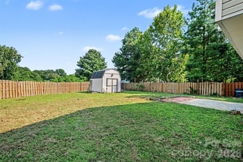 3236 Steve Chapman Dr, Charlotte, NC 28217