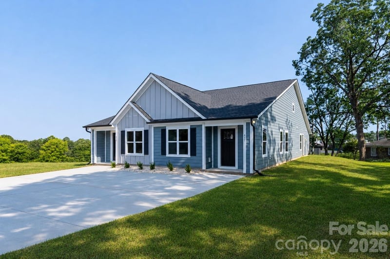 415-417 F Ave SE, Hickory, NC 28602