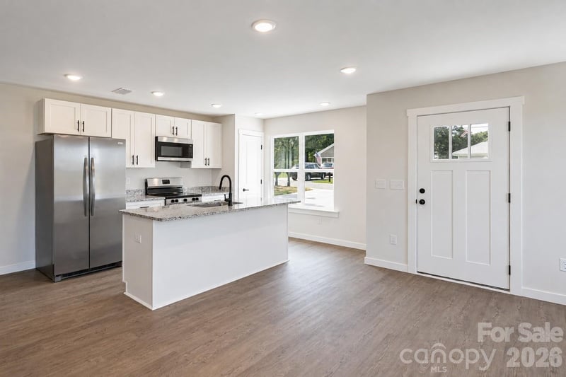 415-417 F Ave SE, Hickory, NC 28602