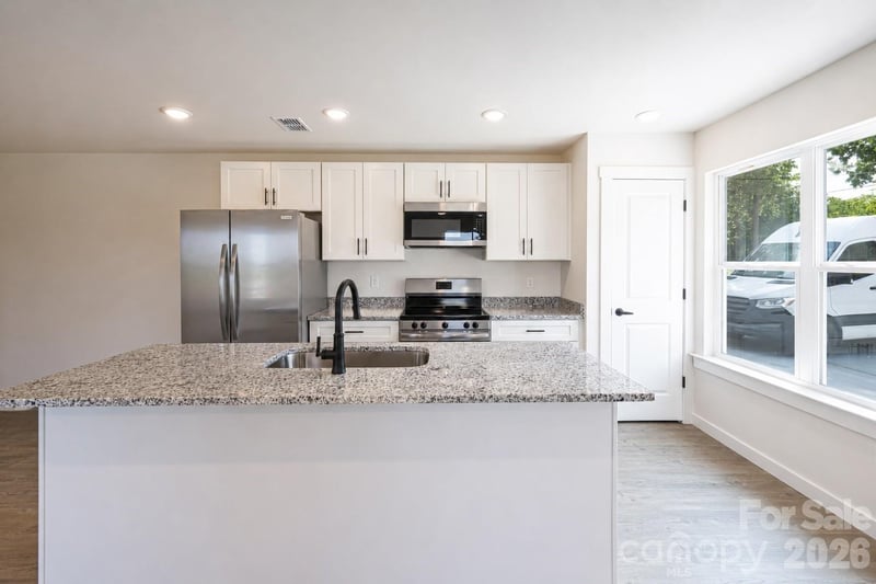 415-417 F Ave SE, Hickory, NC 28602