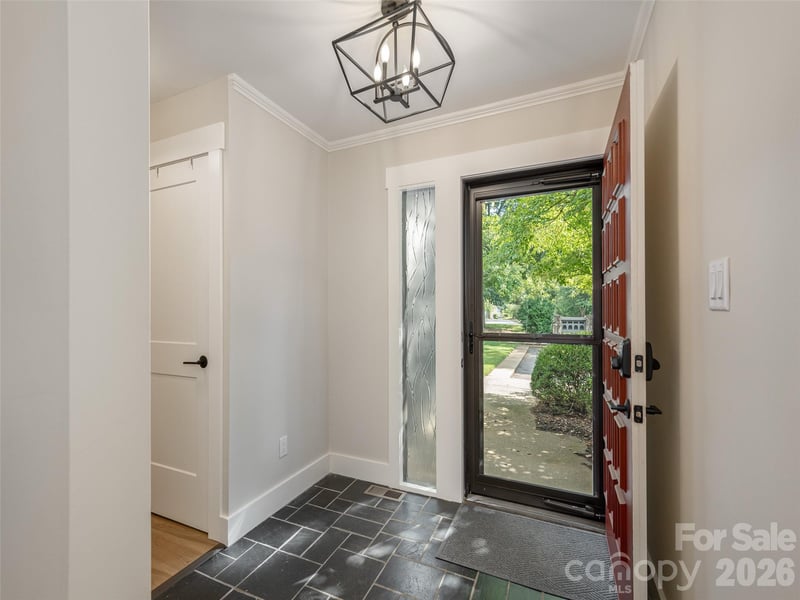 433 Crowfields Dr, Asheville, NC 28803