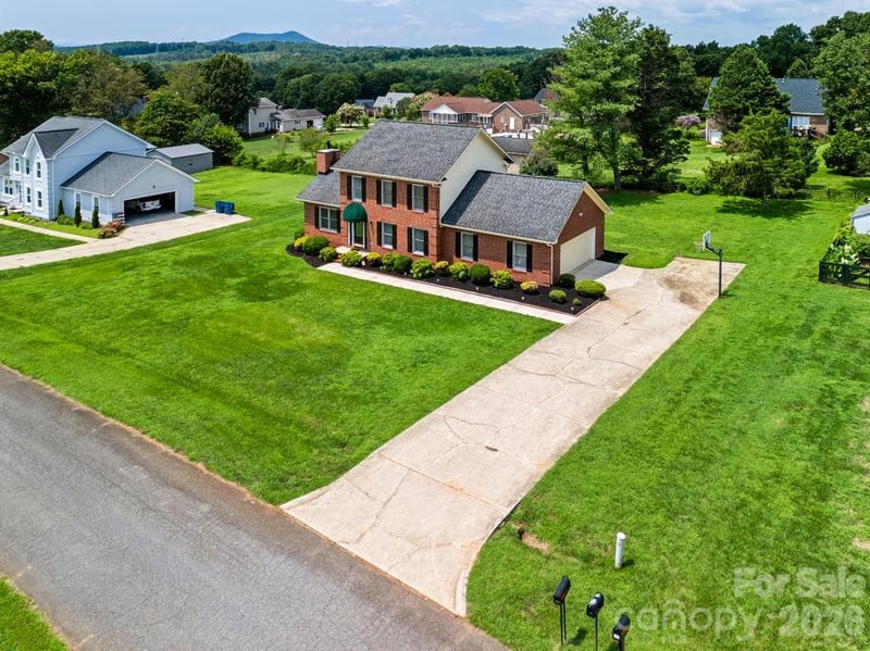 5139 Butner Dr, Hickory, NC 28602