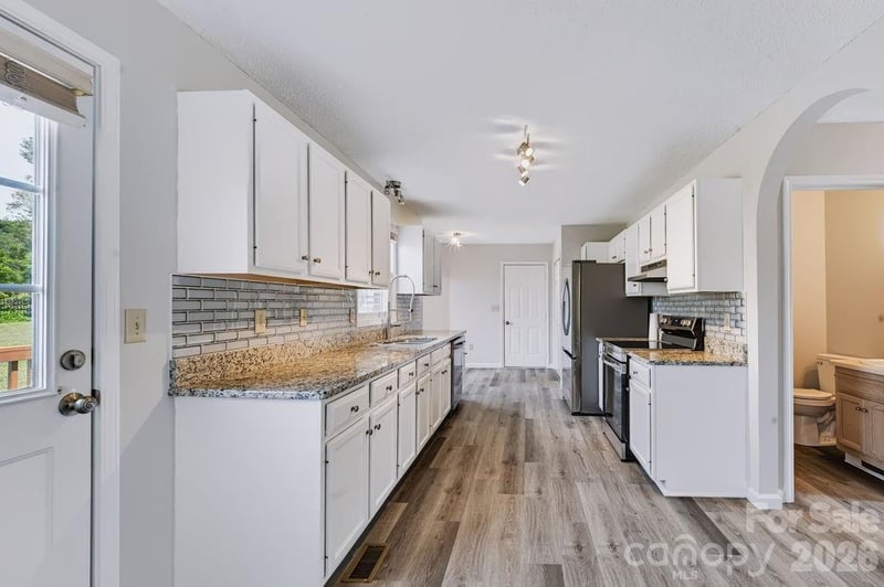 5139 Butner Dr, Hickory, NC 28602