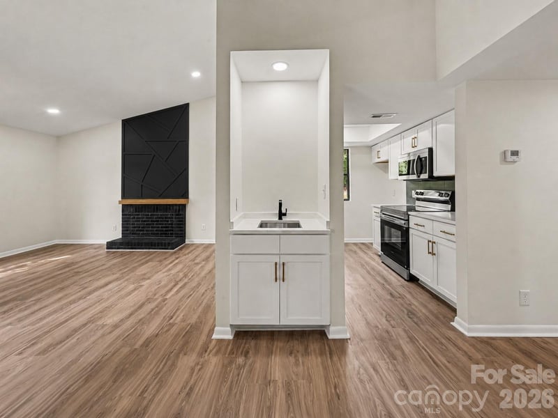 8027 Cedar Glen Dr, Charlotte, NC 28212