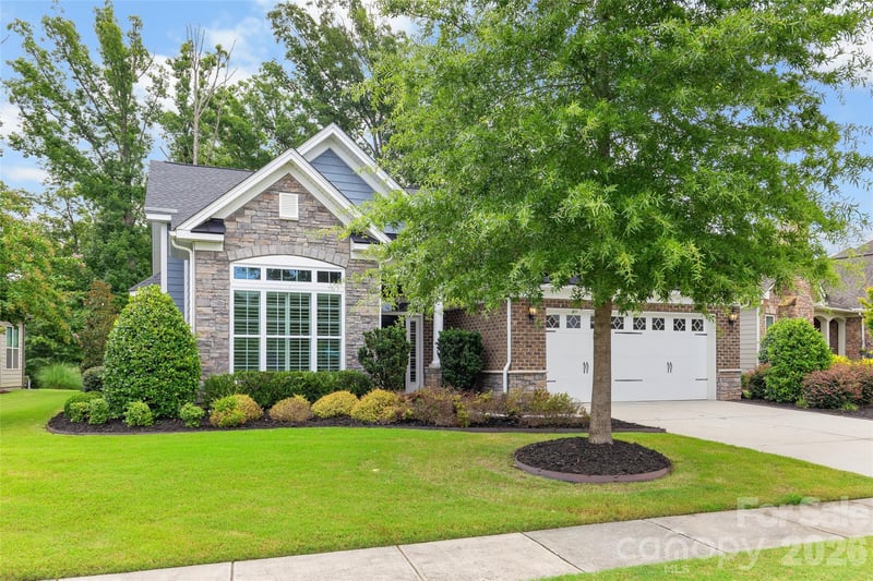 17232 Coves Edge Ln, Charlotte, NC 28278
