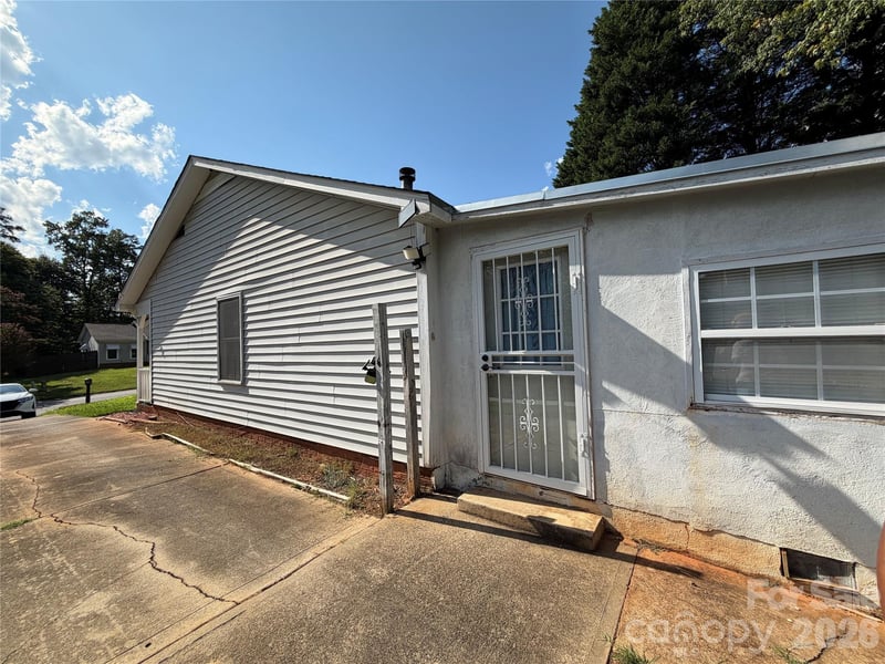 5124 Poplar Springs Dr, Charlotte, NC 28269