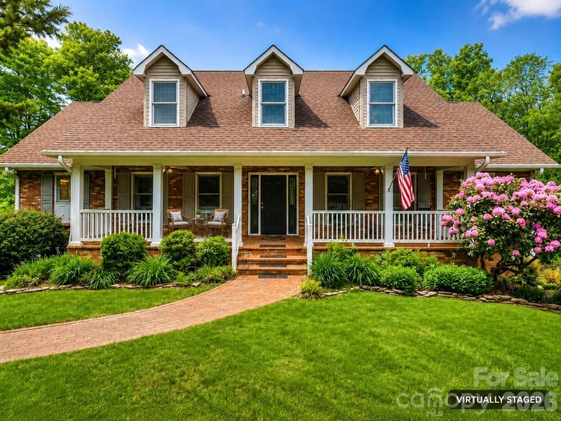 5407 Gunpowder Dr, Hickory, NC 28601
