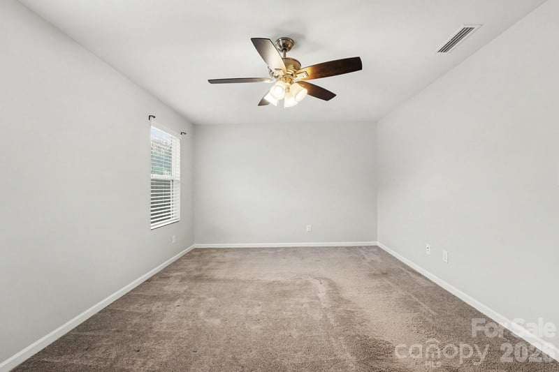128 Sutters Mill Dr, Troutman, NC 28166