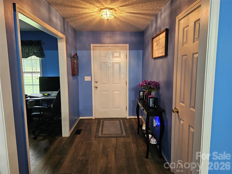 306 Gardner Point Dr, Stoney Point, NC 28678