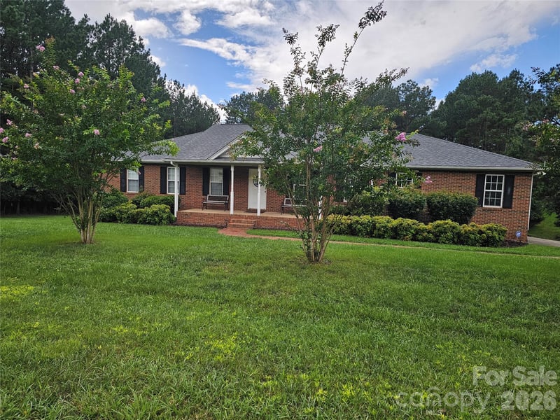 306 Gardner Point Dr, Stoney Point, NC 28678