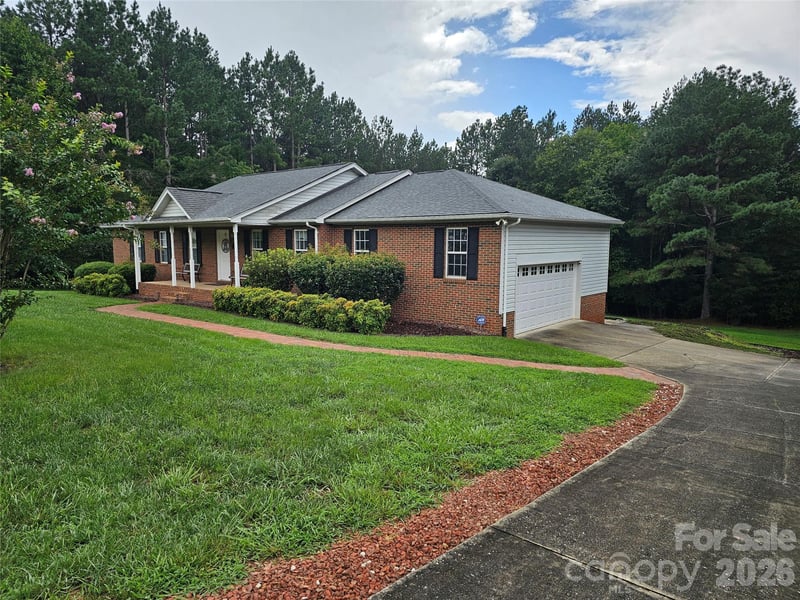 306 Gardner Point Dr, Stoney Point, NC 28678