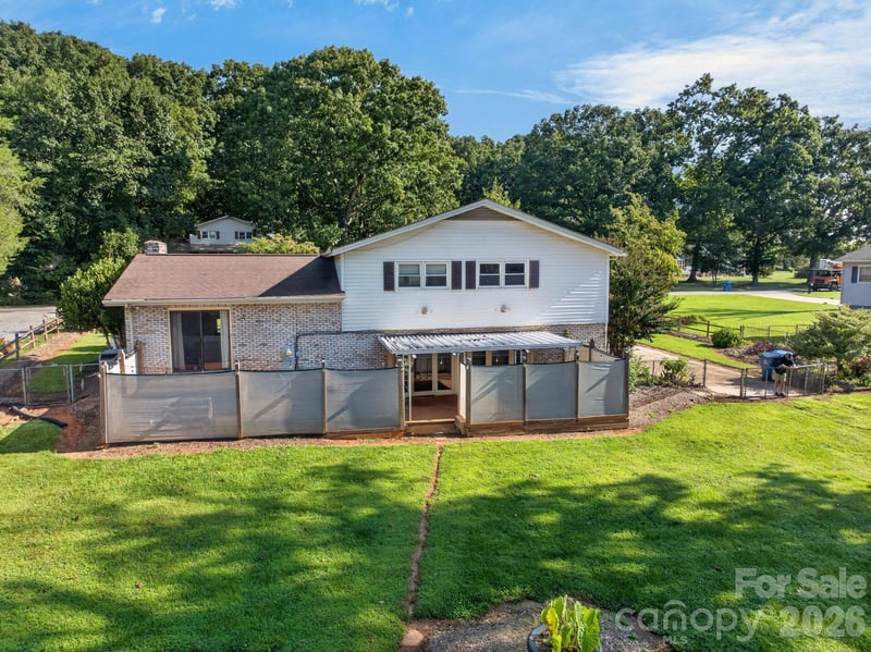2661 Tiffany St, Conover, NC 28613