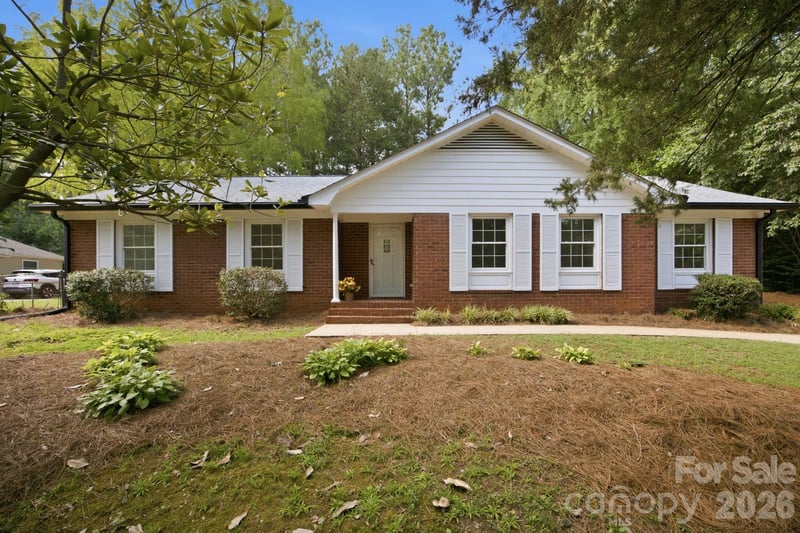 1045 S Magnolia St, Mooresville, NC 28115