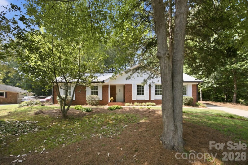 1045 S Magnolia St, Mooresville, NC 28115