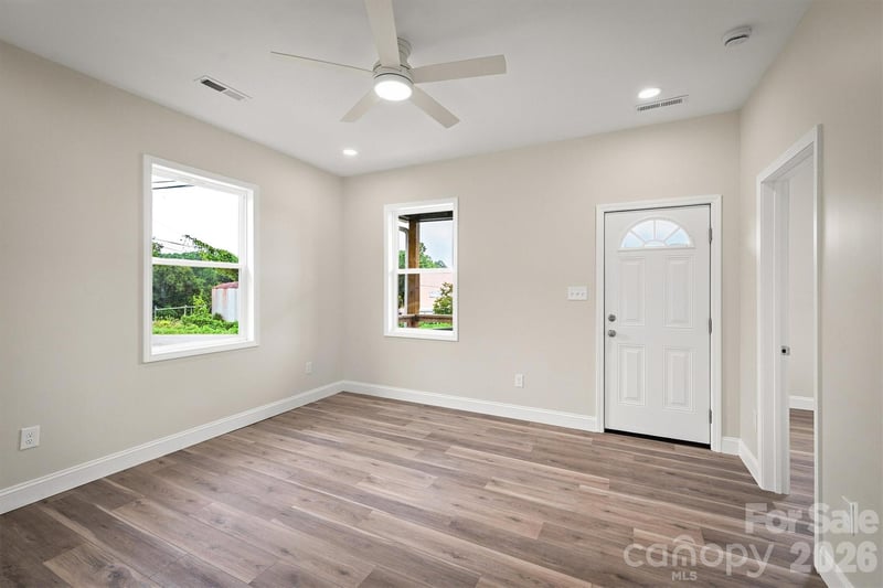 100 Gardner St, Hickory, NC 28601
