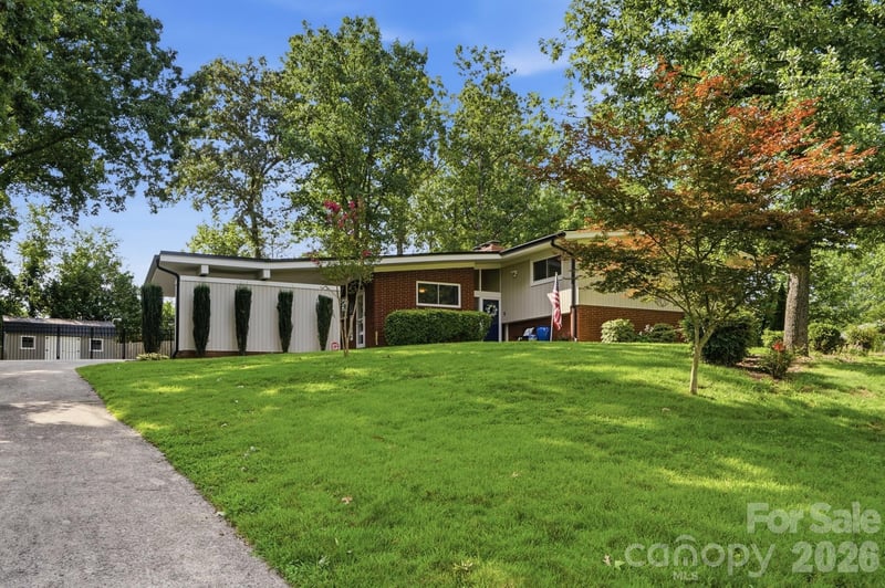 1656 Eastwood Dr, Kannapolis, NC 28083