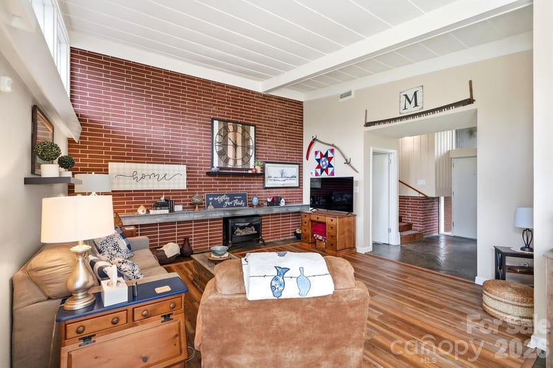1656 Eastwood Dr, Kannapolis, NC 28083