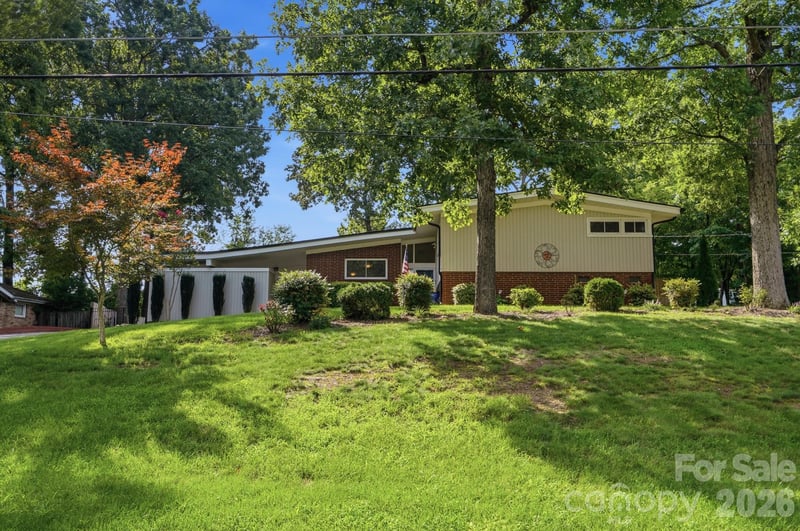1656 Eastwood Dr, Kannapolis, NC 28083
