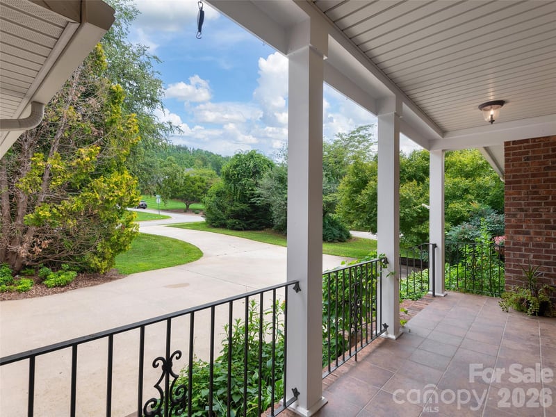1126 Burnside Dr, Asheville, NC 28803