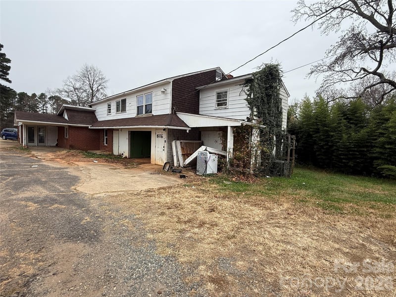8106 Mount Holly Rd, Charlotte, NC 28214