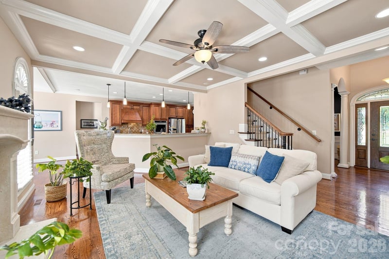 1001 Heritage Acres Dr, Matthews, NC 28104