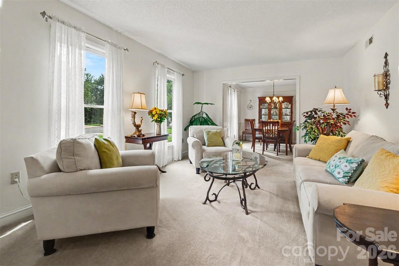 8741 Fieldgate Dr, Charlotte, NC 28277