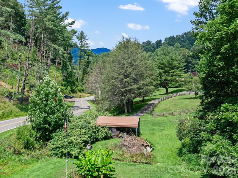 1377 Langford Branch Rd, Burnsville, NC 28714