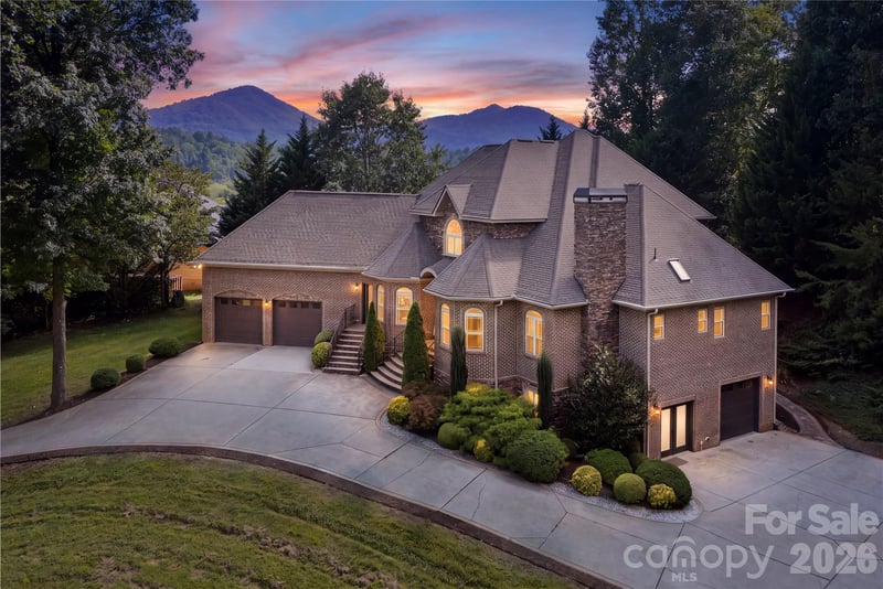 38 Cane Brook Dr, Leicester, NC 28748