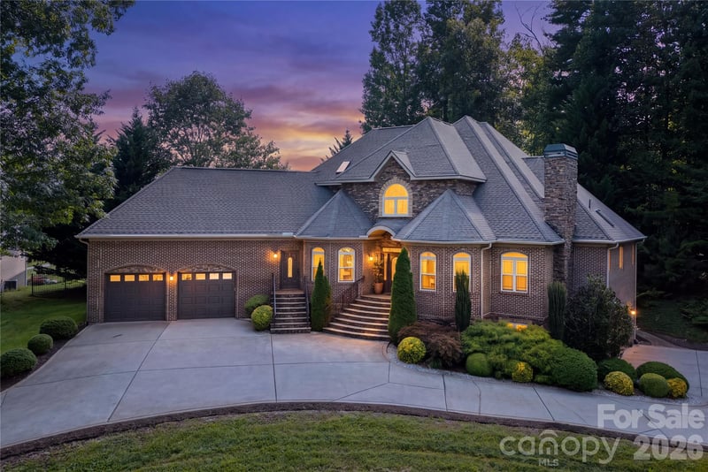 38 Cane Brook Dr, Leicester, NC 28748