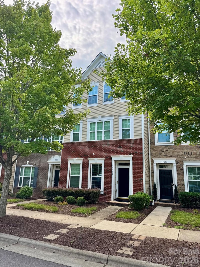19010 Lake Breeze Dr, Cornelius, NC 28031