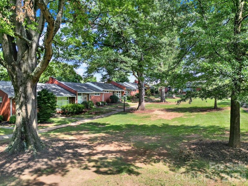 4511 Woodlark Ln, Charlotte, NC 28211