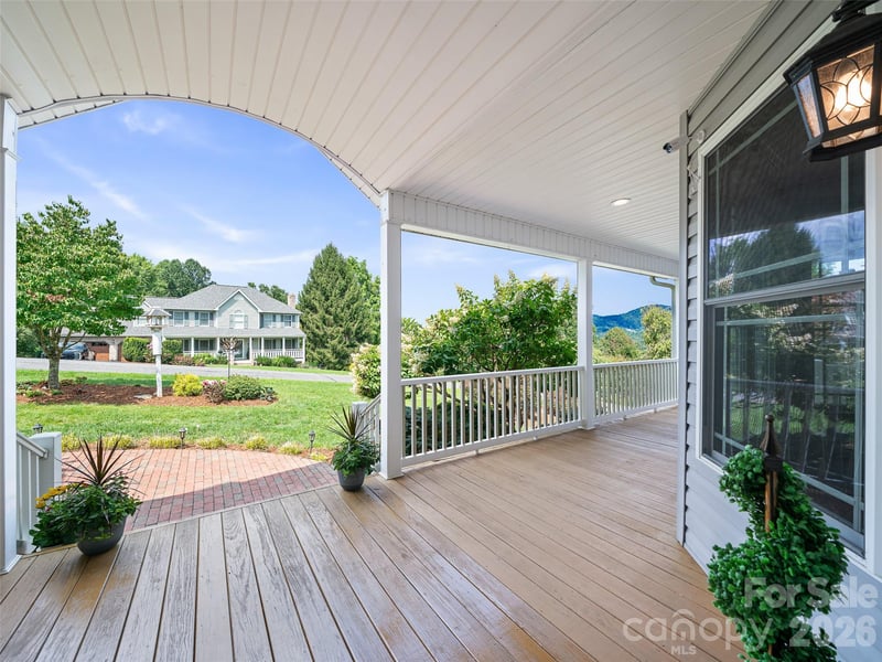 119 Horseshoe Trl, Barnardsville, NC 28709