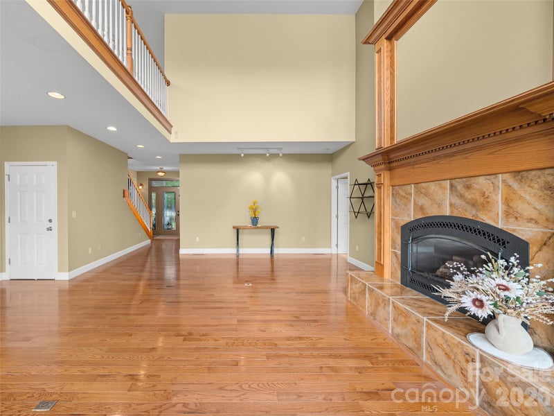 119 Horseshoe Trl, Barnardsville, NC 28709