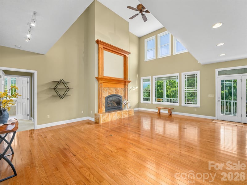 119 Horseshoe Trl, Barnardsville, NC 28709