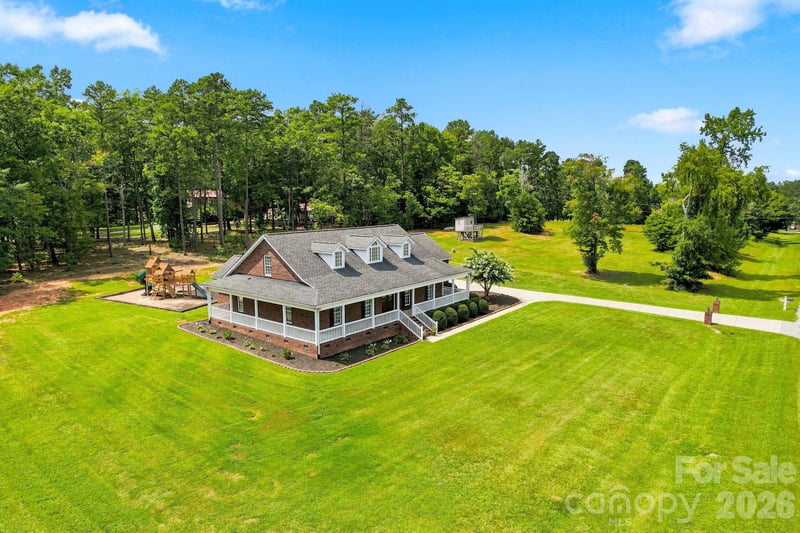 1134 Oakwood Dr, Chester, SC 29706