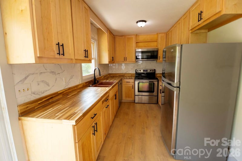 317 Brickyard Rd, Asheville, NC 28806